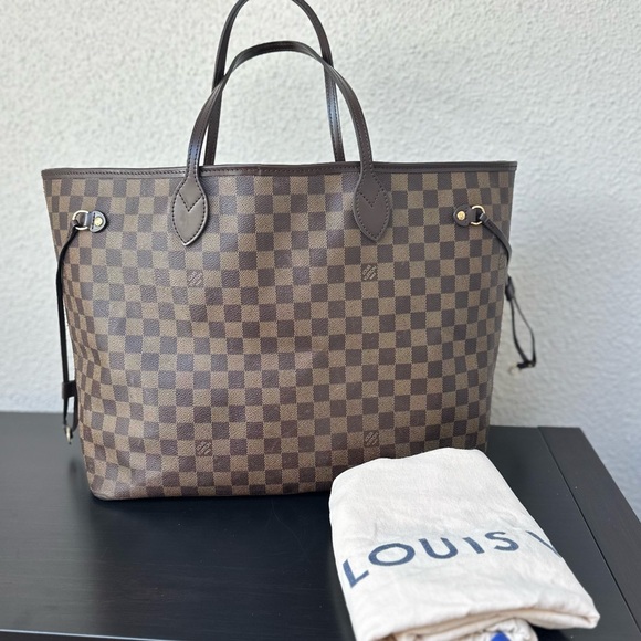 Louis Vuitton Handbags - PRICE DROP✅Louis Vuitton GM Neverfull